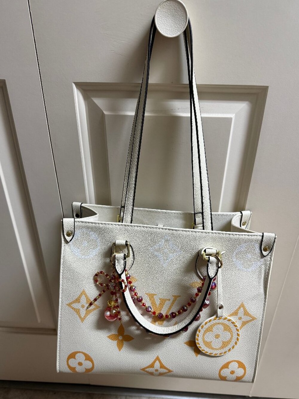 STUNNING NEW FASHION TOTE with DUAL STRAPS (MM Size) & Matching Wallet!